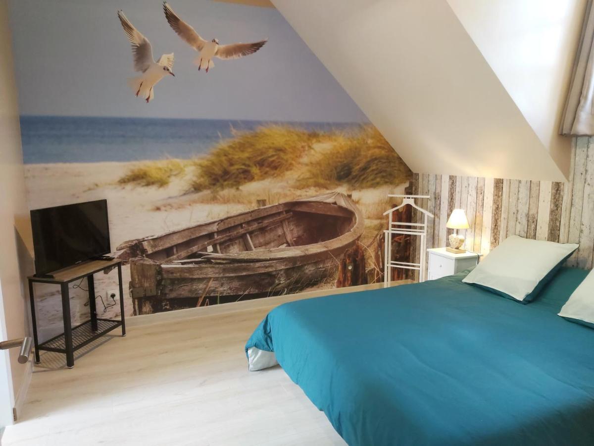 Le Bonheur Des Plumes Bed & Breakfast Montmartin-en-Graignes Dış mekan fotoğraf