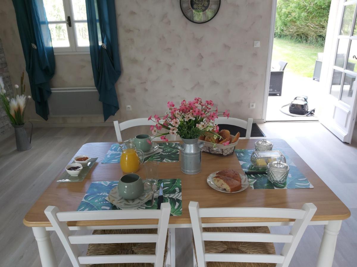 Le Bonheur Des Plumes Bed & Breakfast Montmartin-en-Graignes Dış mekan fotoğraf